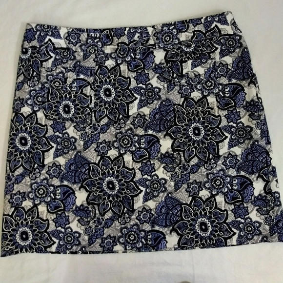 Dresses & Skirts - Plus size Nice blue pattern flowers